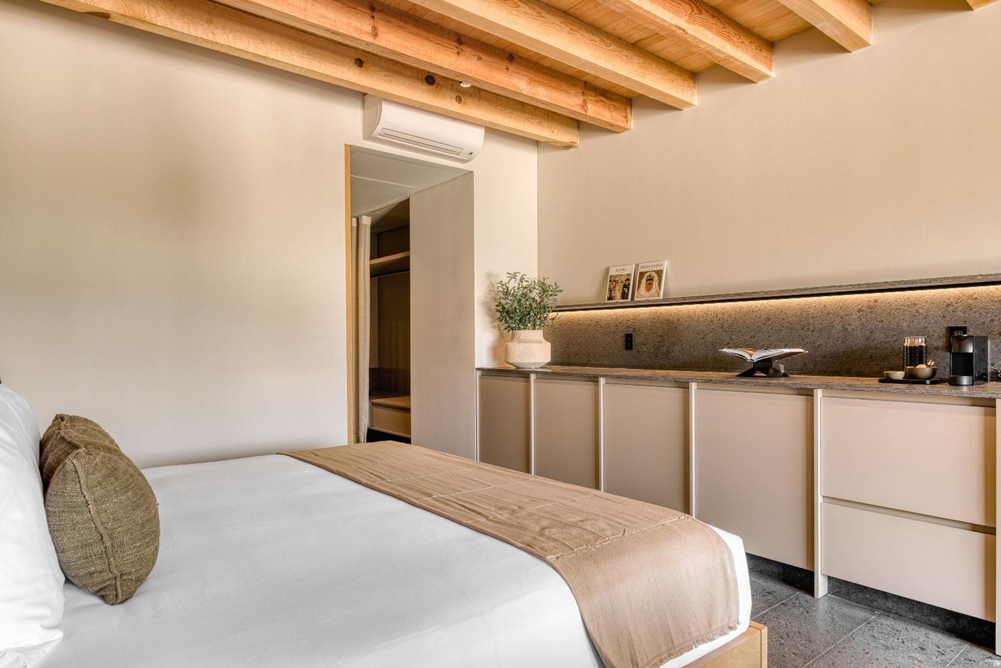 Onto Alvaro Obregon Mexico City Room photo