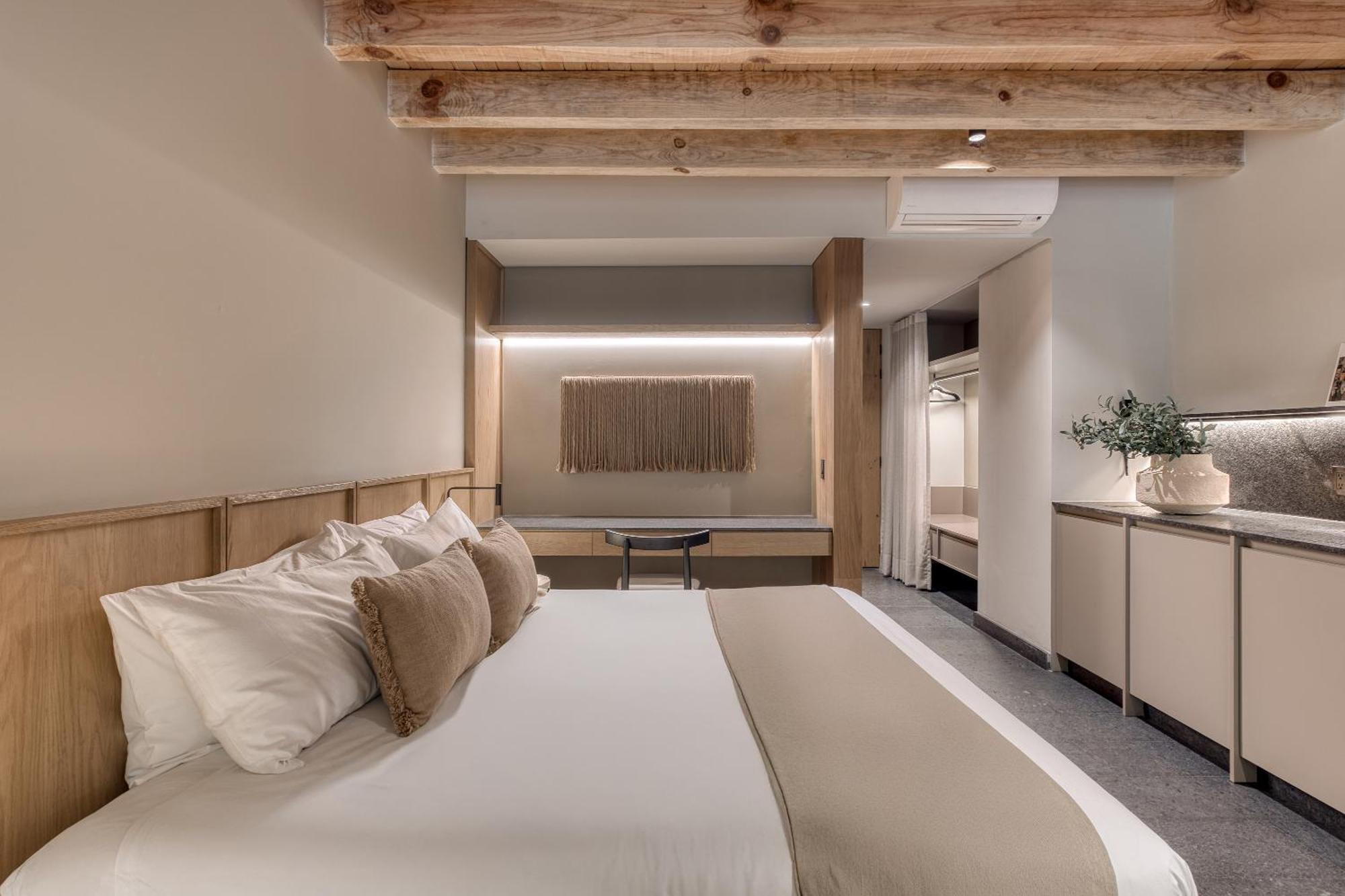 Onto Alvaro Obregon Mexico City Room photo